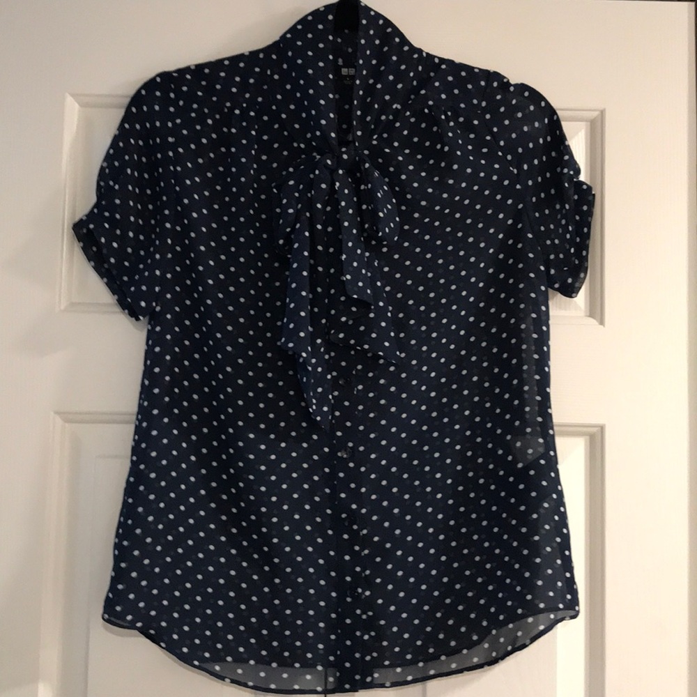 NWOT UNIQLO polka dots blouse